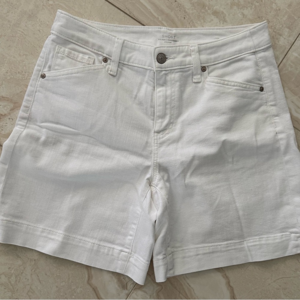 Chico's Classic White Jean Shorts Wide Leg Size 4/Chico’s Size 0